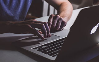 167棋牌-国米官方晒视频：姚明传递奥运圣火经过国米总部