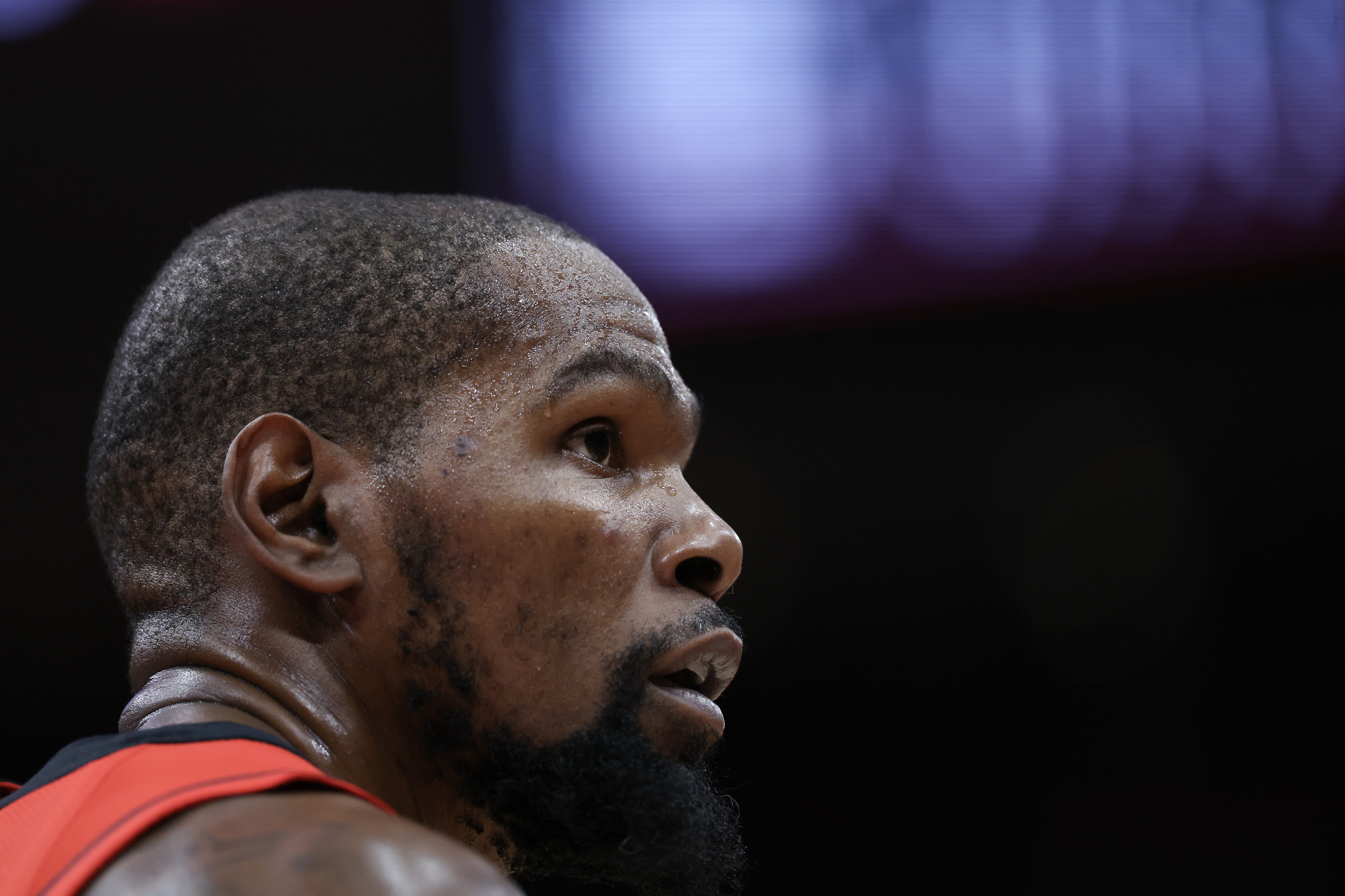 167棋牌电脑版-KD背靠背打85分钟！解说：老同志虽然还有油 但也不是这么用的啊